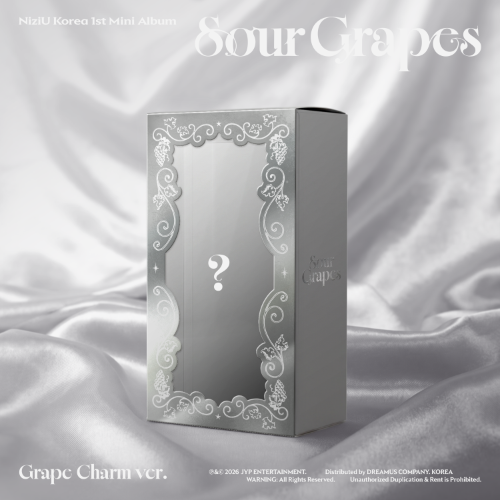 NiziU - Sour Grapes 1st Mini Album [Grape Charm Ver.]